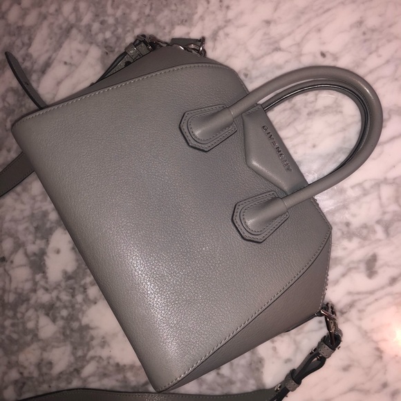 MINI ANTIGONA BAG IN GRAINED LEATHER - Picture 4 of 7